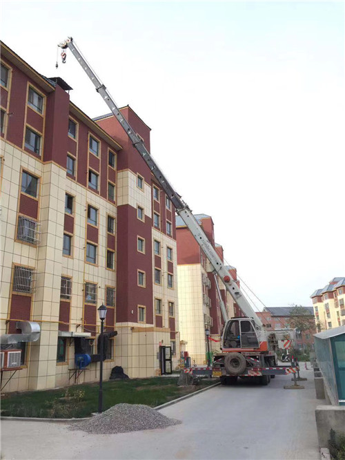 路北区跨街广告牌的高空安装注意事项