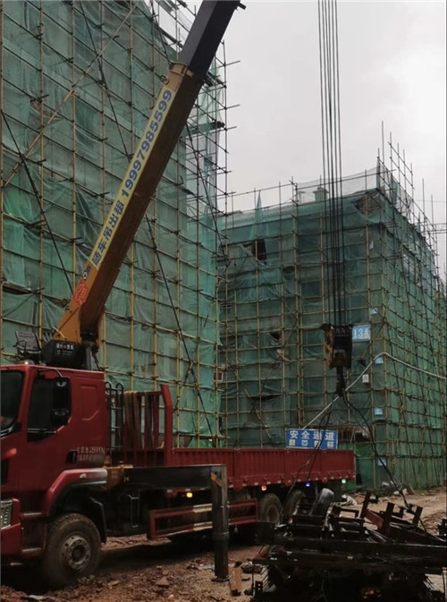 路北区“慢工细活”—— 吊车的 “微动控制” 技术